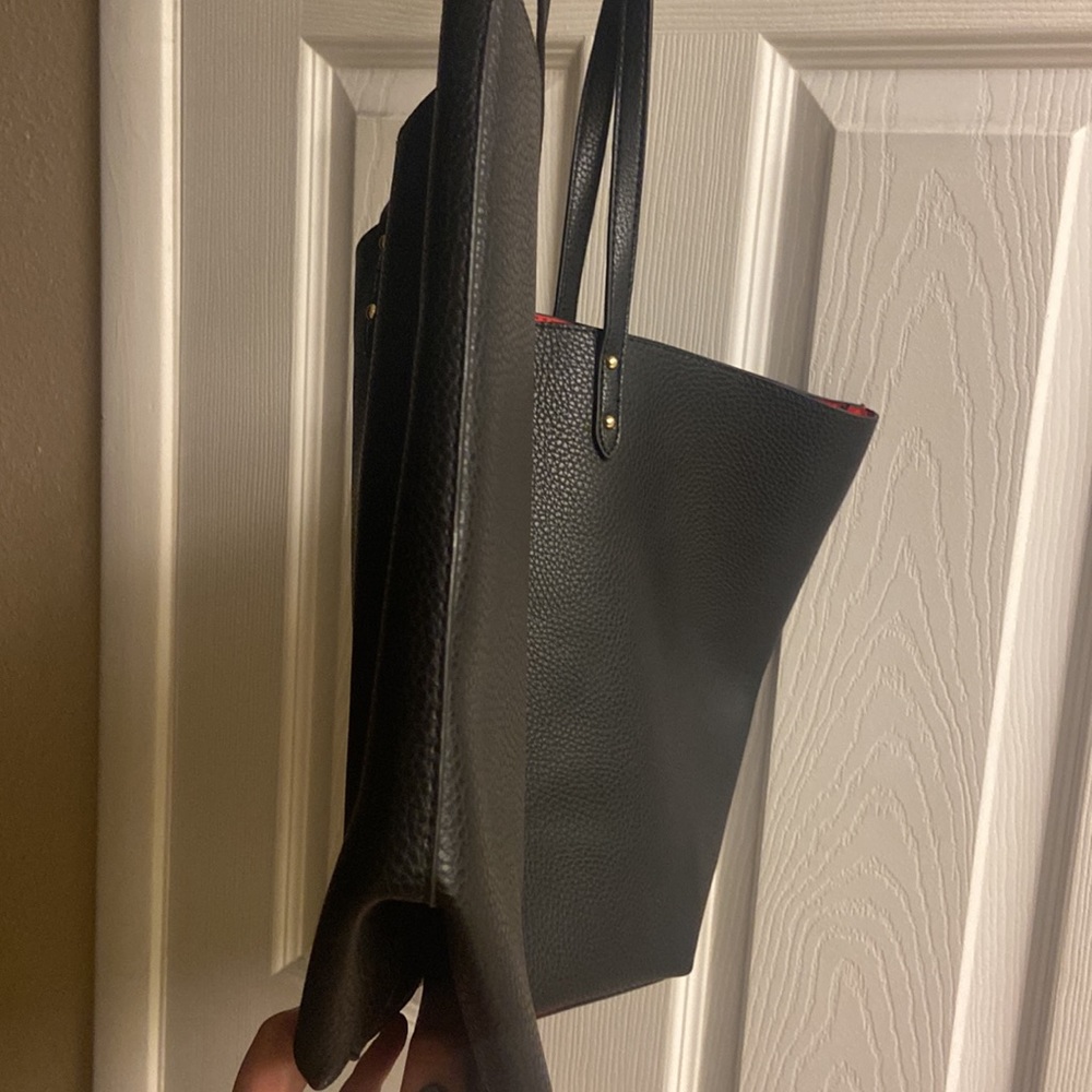 Victoria’s Secret valentines tote - Picture 7 of 8